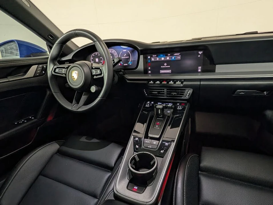 2025 Porsche 992 Carrera - Image 22 of 31