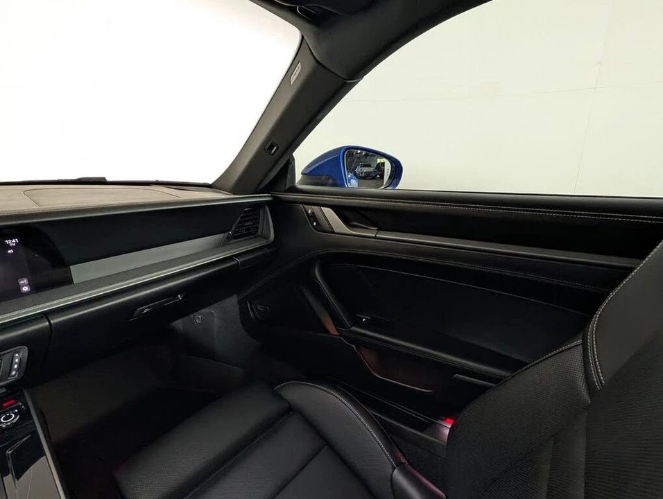 2025 Porsche 992 Carrera - Image 23 of 31