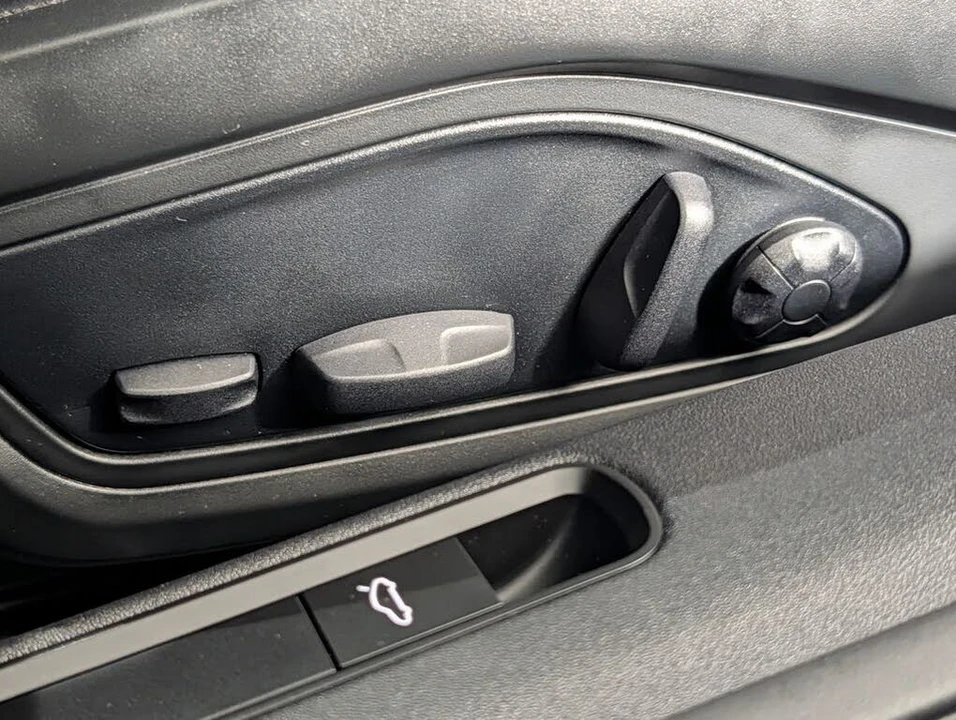 2025 Porsche 992 Carrera - Image 30 of 31
