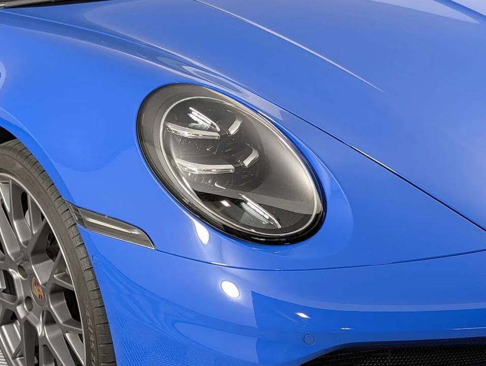 2025 Porsche 992 Carrera - Image 15 of 31