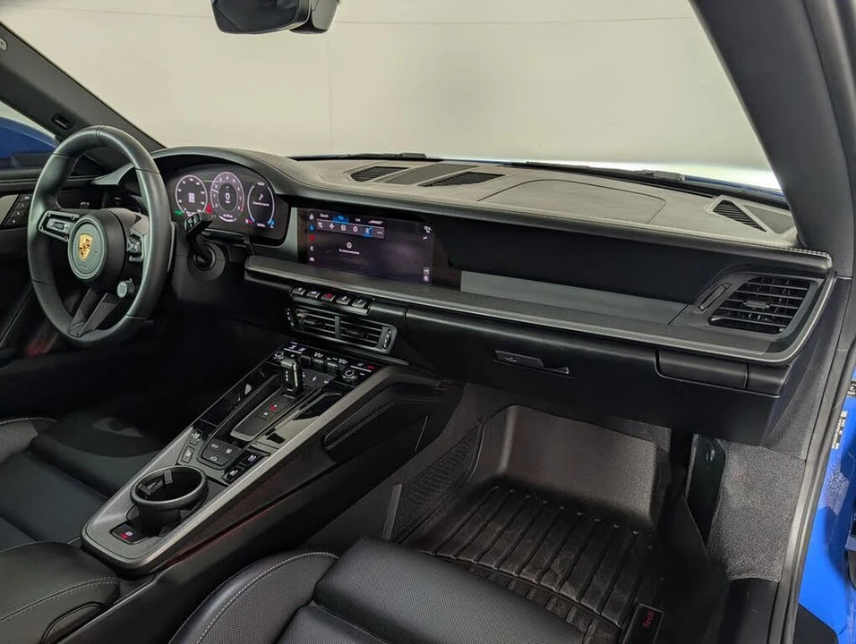 2025 Porsche 992 Carrera - Image 18 of 31