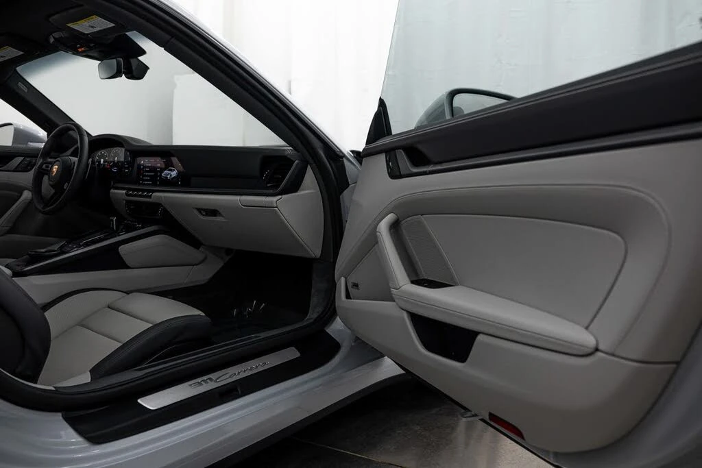 2025 Porsche 992 Carrera - Image 13 of 27