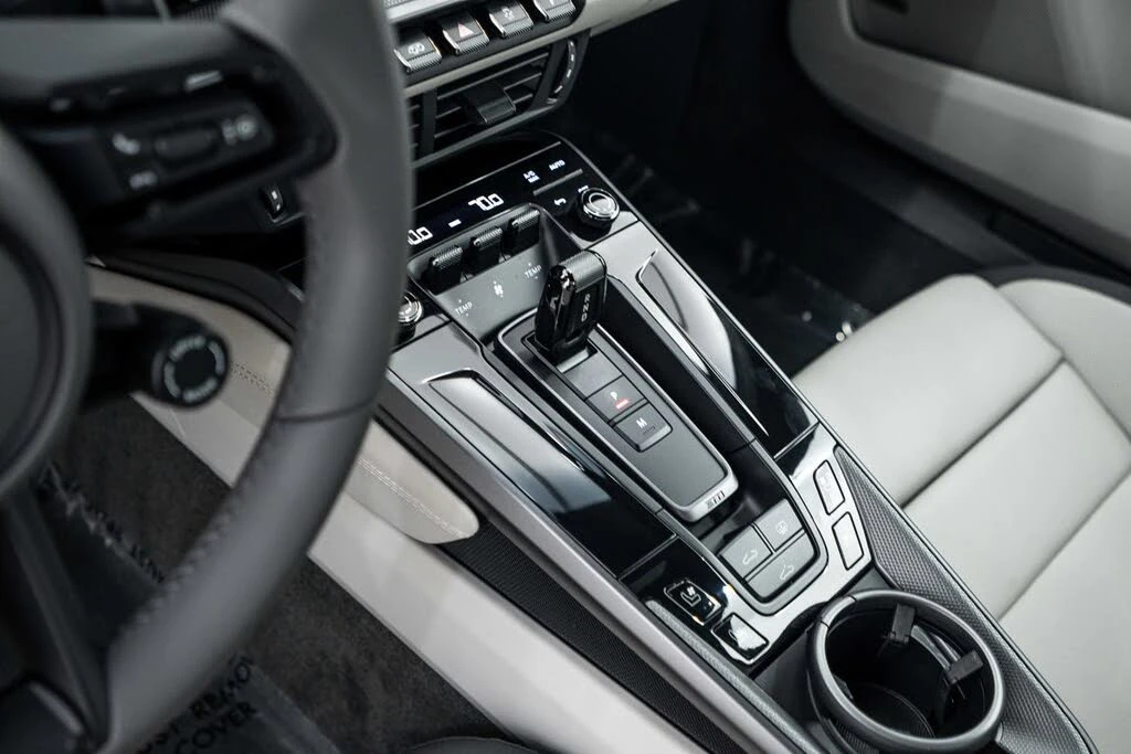2025 Porsche 992 Carrera - Image 18 of 27