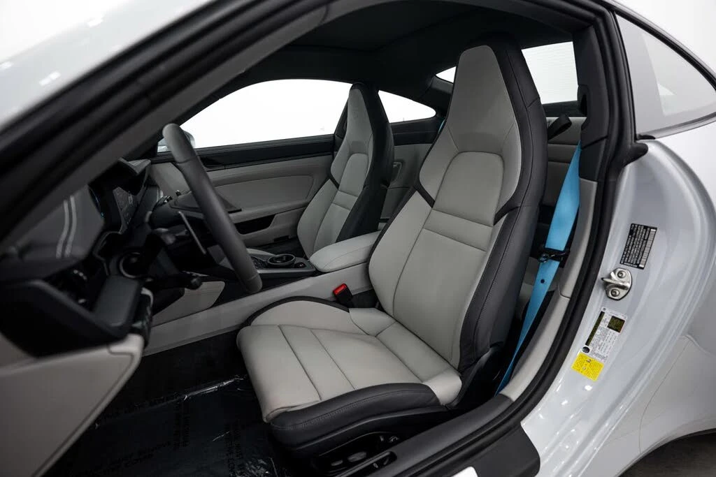 2025 Porsche 992 Carrera - Image 5 of 27