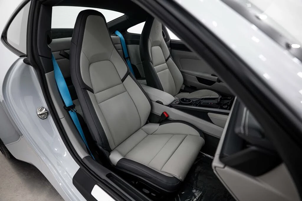 2025 Porsche 992 Carrera - Image 16 of 27