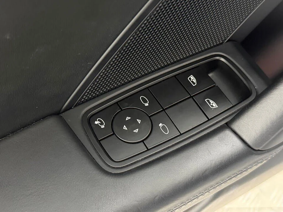 2025 Porsche 992 Carrera - Image 29 of 31