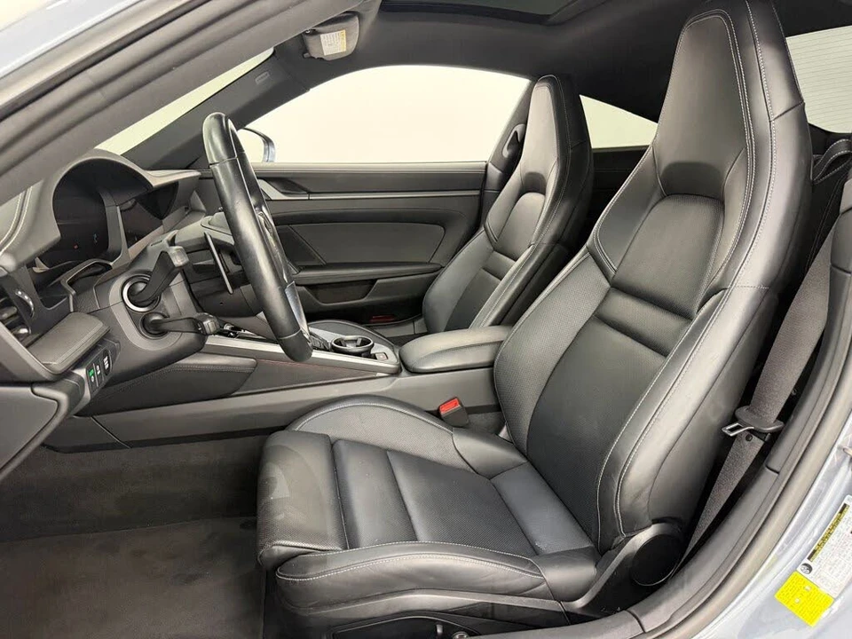 2025 Porsche 992 Carrera - Image 5 of 31