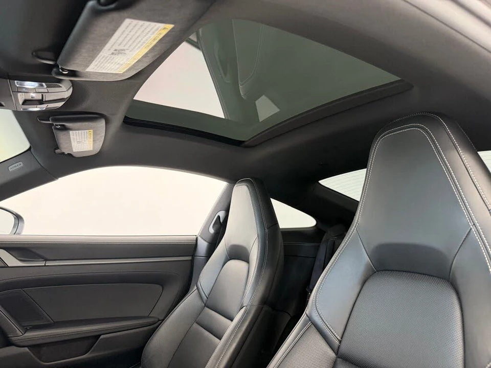 2025 Porsche 992 Carrera - Image 25 of 31