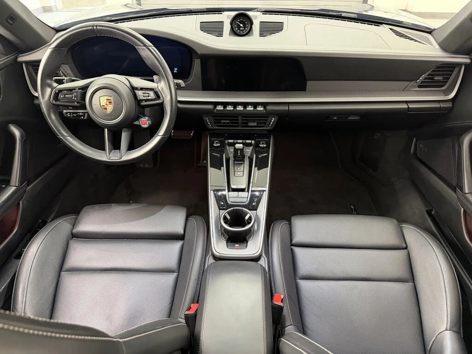 2025 Porsche 992 Carrera - Image 16 of 31