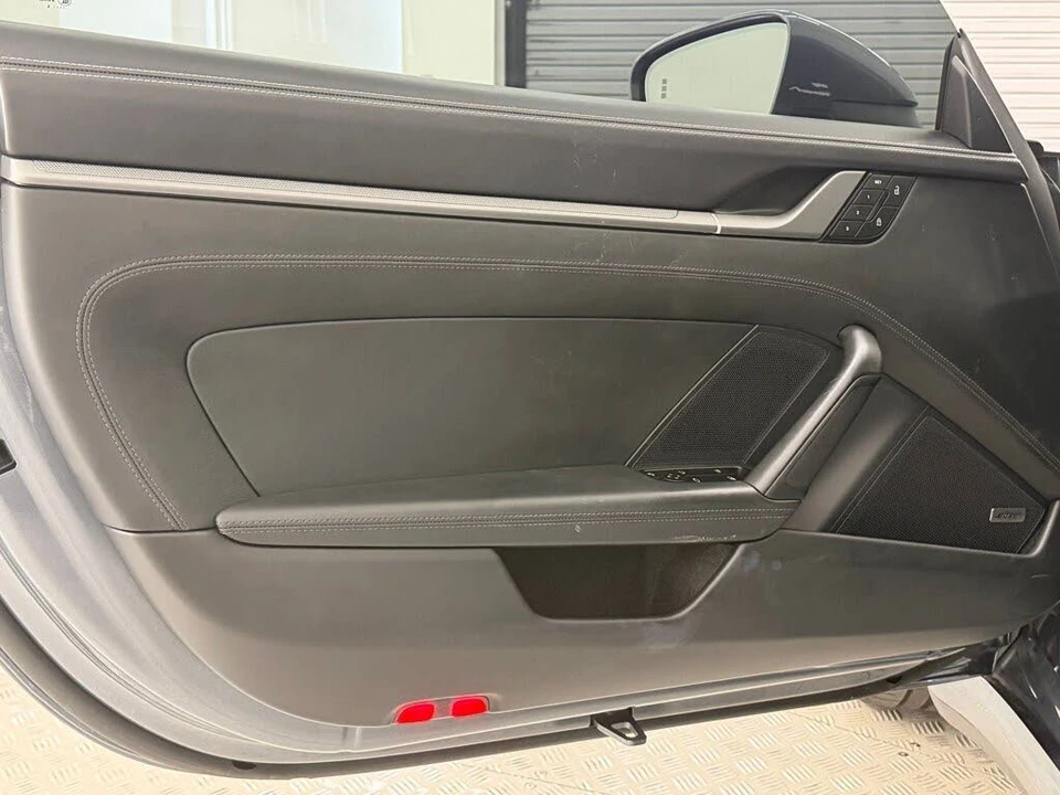 2025 Porsche 992 Carrera - Image 14 of 31