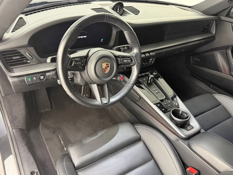 2025 Porsche 992 Carrera - Image 4 of 31