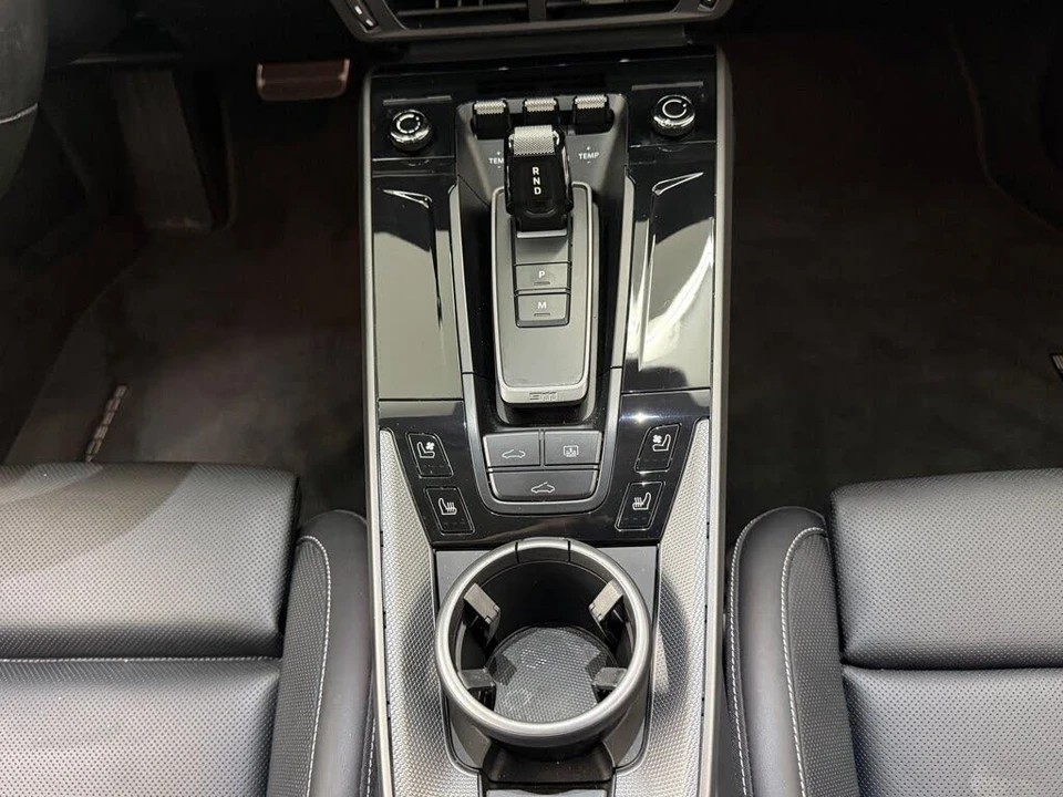 2025 Porsche 992 Carrera - Image 19 of 31
