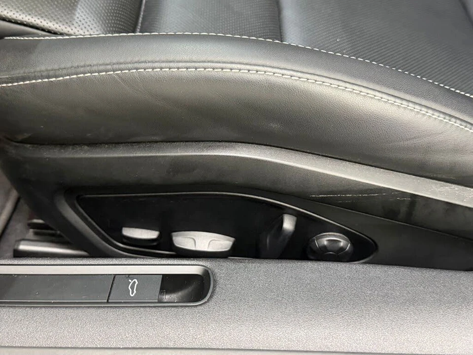2025 Porsche 992 Carrera - Image 15 of 31
