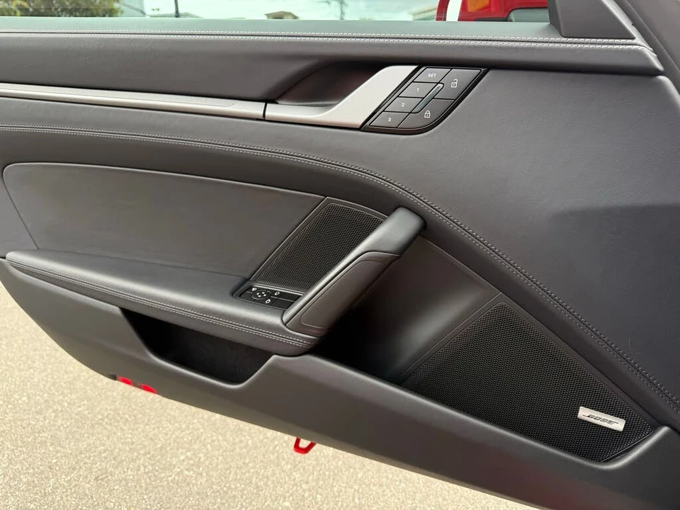 2025 Porsche 992 Carrera - Image 28 of 31
