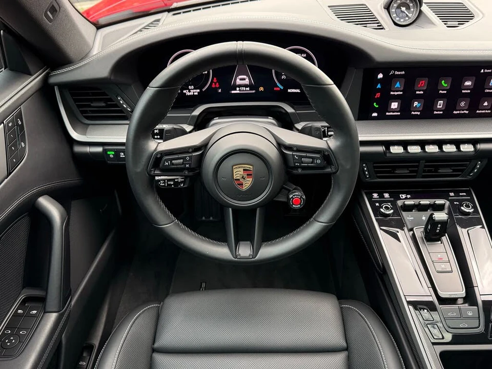 2025 Porsche 992 Carrera - Image 14 of 31