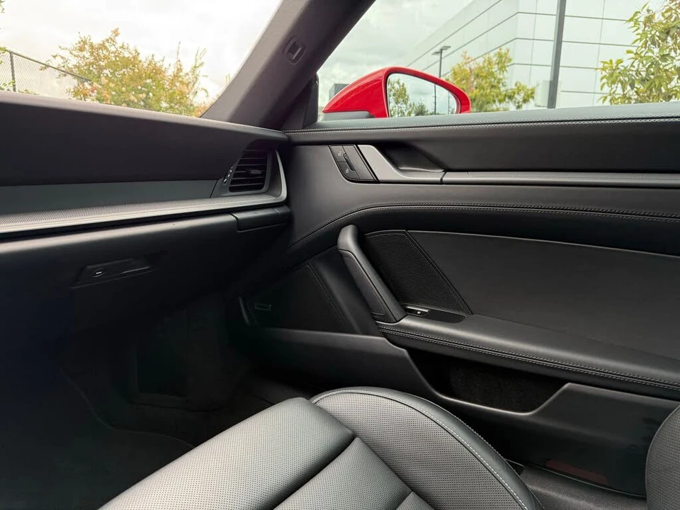 2025 Porsche 992 Carrera - Image 25 of 31