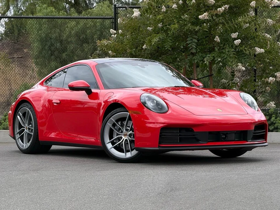 2025 Porsche 992 Carrera - Image 9 of 31