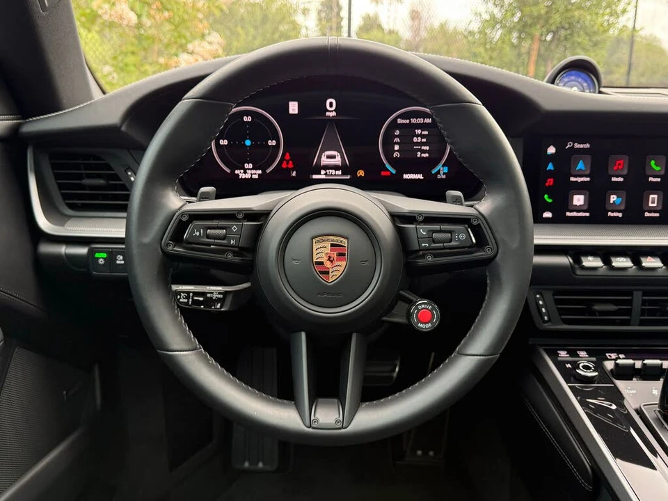2025 Porsche 992 Carrera - Image 15 of 31
