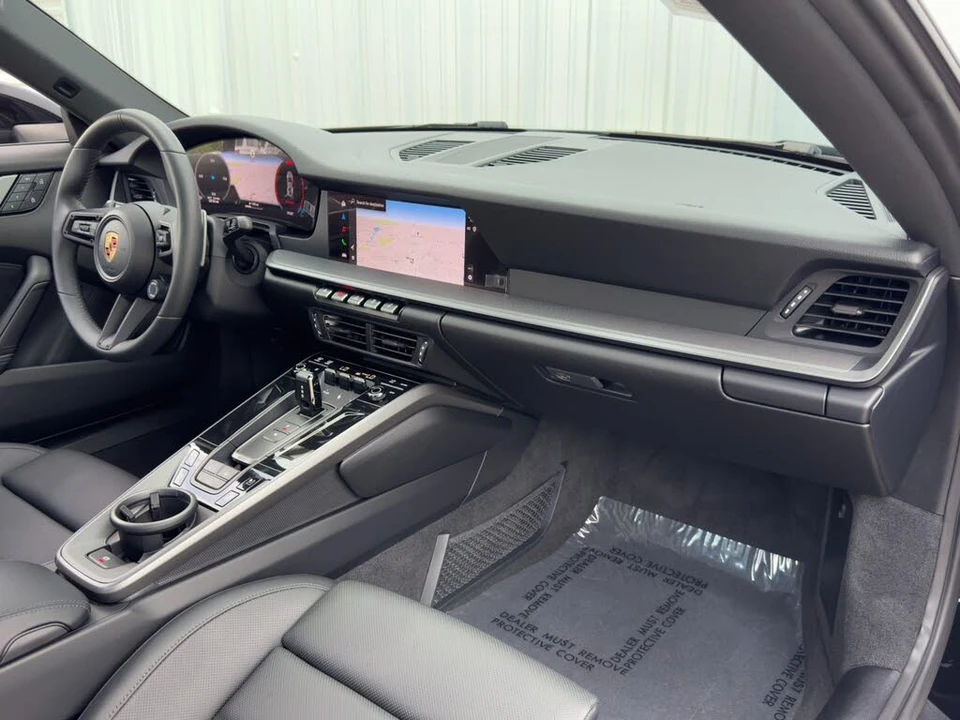 2025 Porsche 992 Carrera - Image 14 of 31