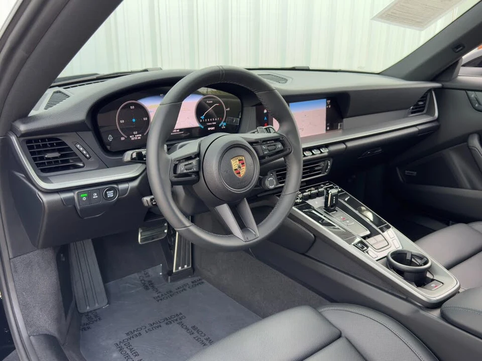 2025 Porsche 992 Carrera - Image 13 of 31