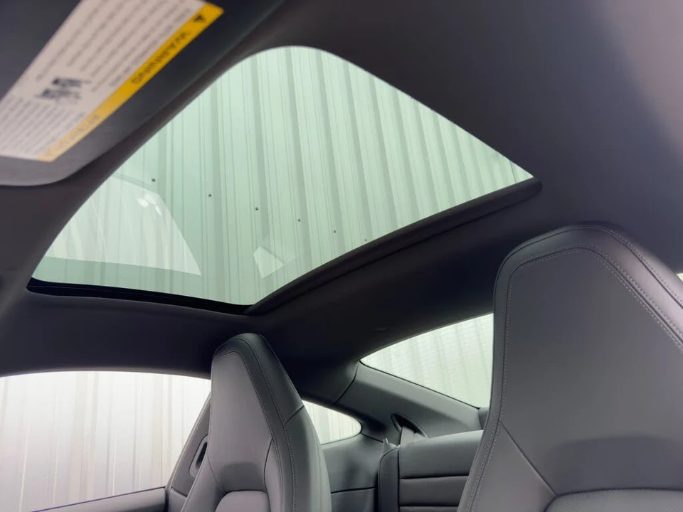 2025 Porsche 992 Carrera - Image 11 of 31