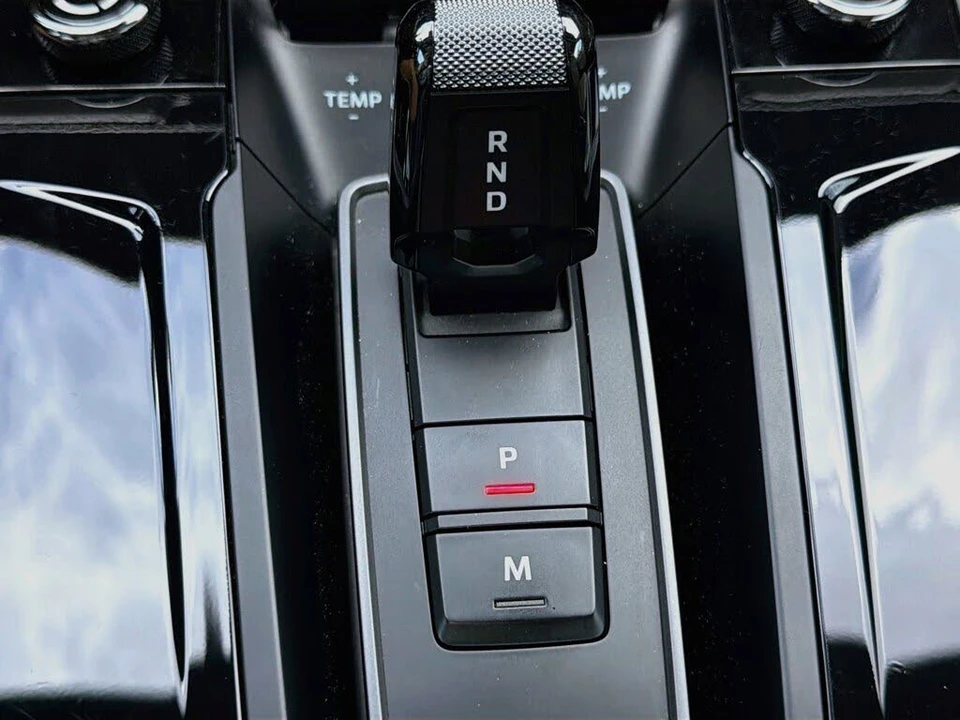 2025 Porsche 992 Carrera - Image 27 of 31