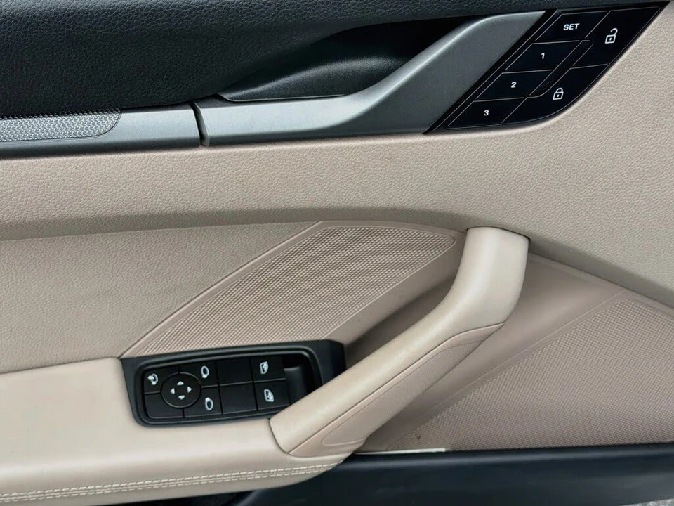 2025 Porsche 992 Carrera - Image 21 of 31