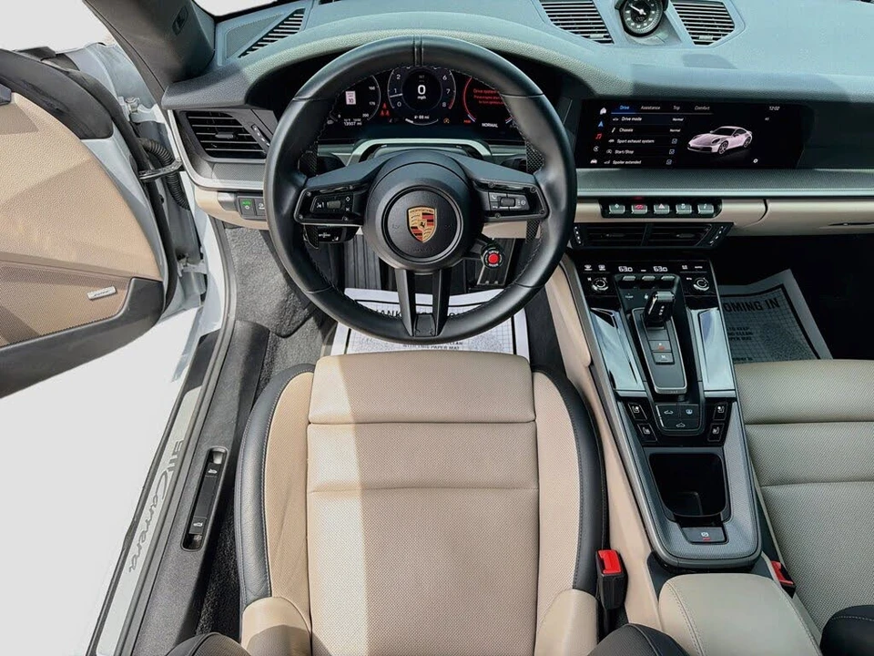 2025 Porsche 992 Carrera - Image 16 of 31