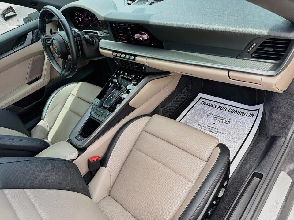 2025 Porsche 992 Carrera - Image 13 of 31