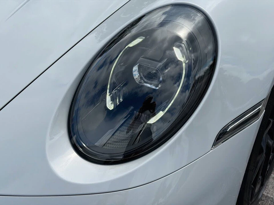 2025 Porsche 992 Carrera - Image 9 of 31