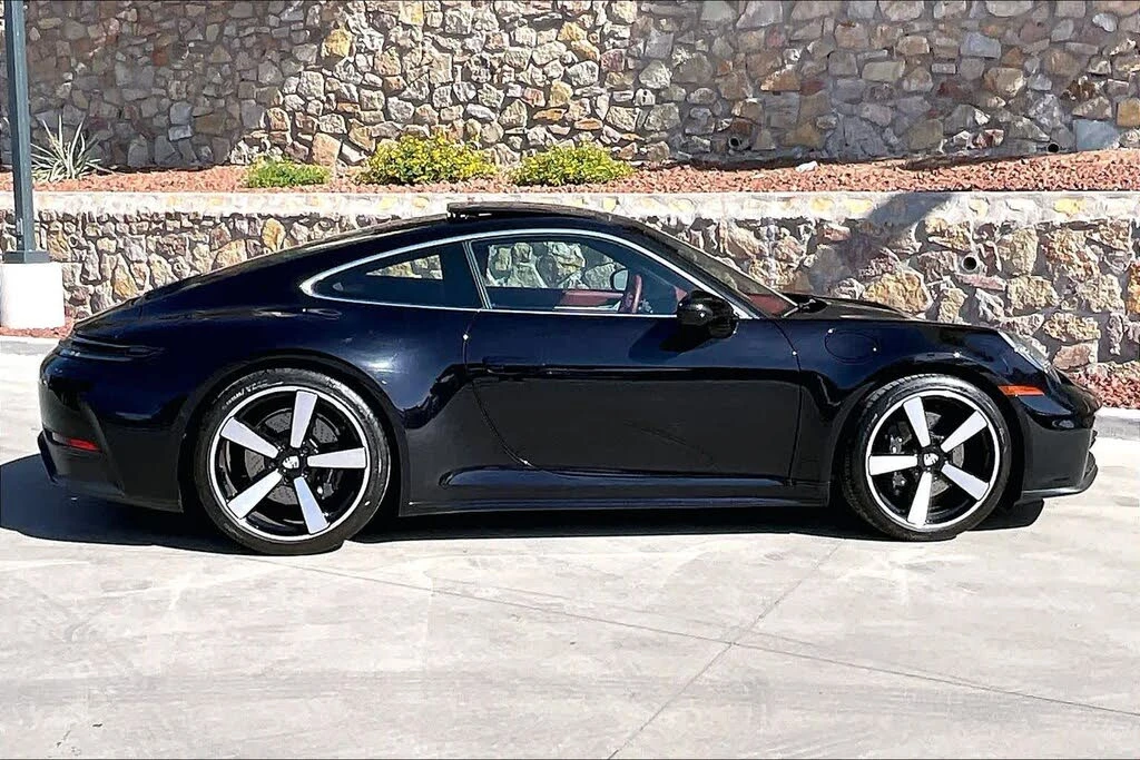 2025 Porsche 992 Carrera - Image 8 of 26