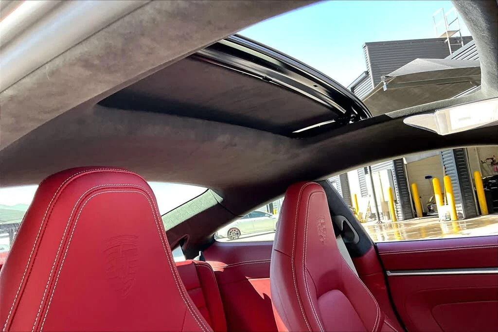 2025 Porsche 992 Carrera - Image 18 of 26
