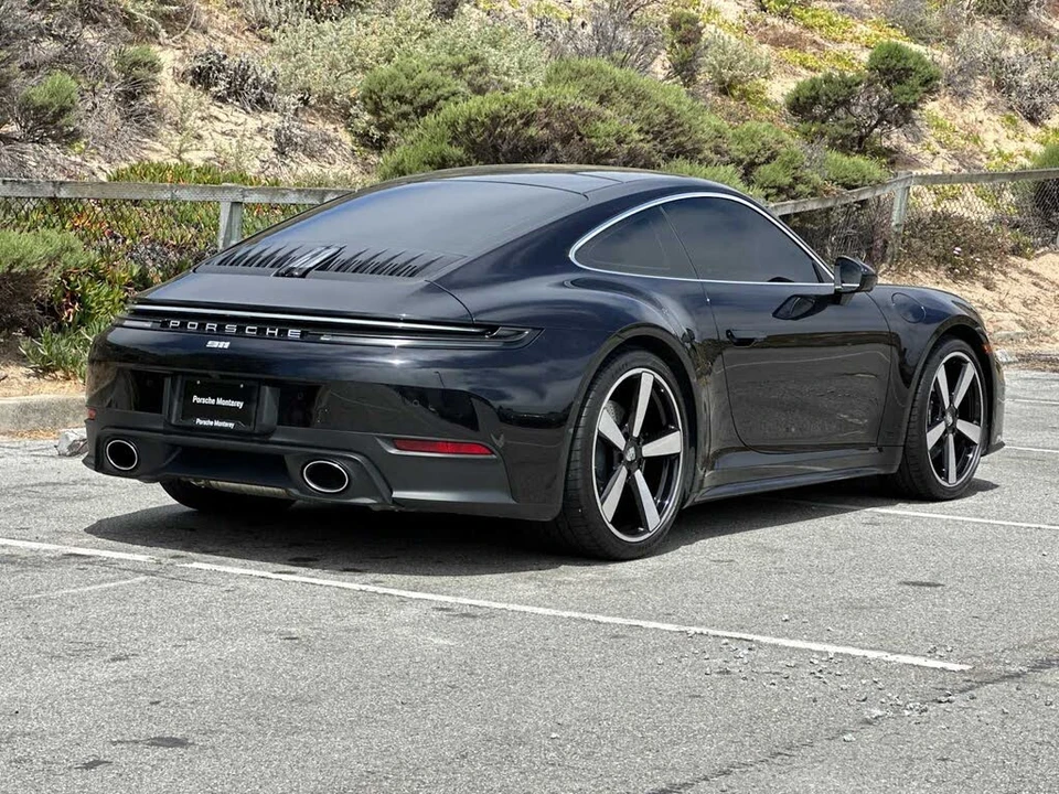 2025 Porsche 992 Carrera - Image 6 of 26