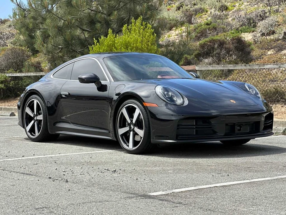 2025 Porsche 992 Carrera - Image 9 of 26