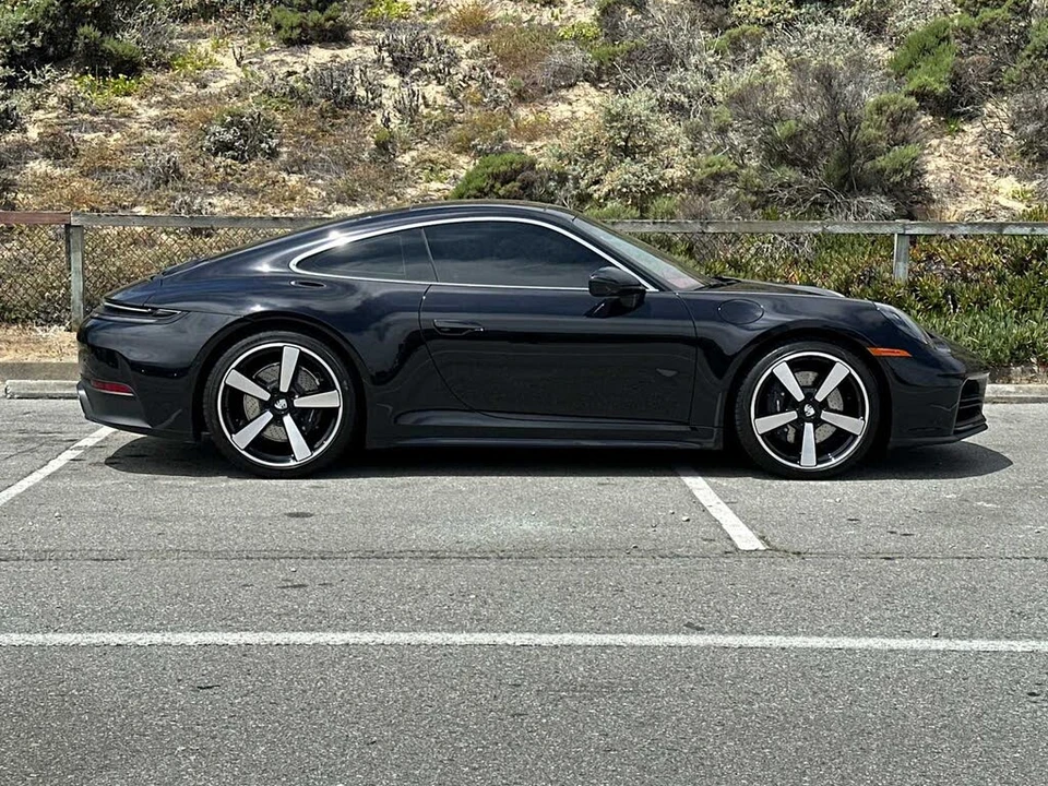 2025 Porsche 992 Carrera - Image 8 of 26