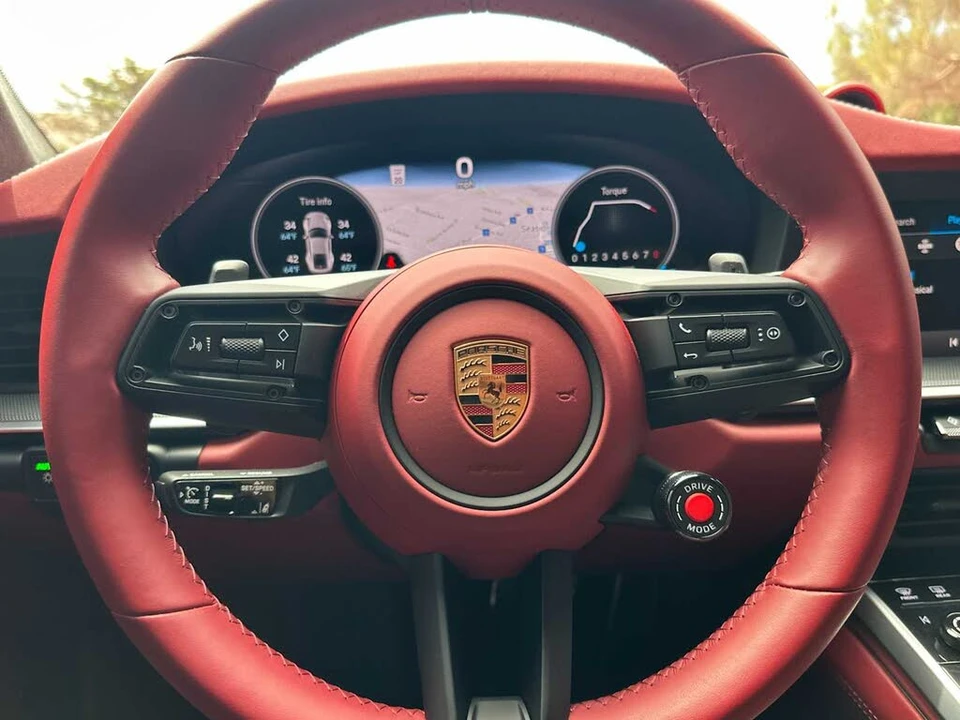 2025 Porsche 992 Carrera - Image 21 of 26