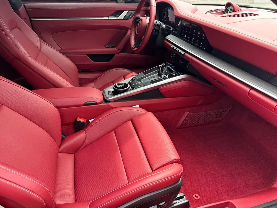 2025 Porsche 992 Carrera - Image 14 of 26