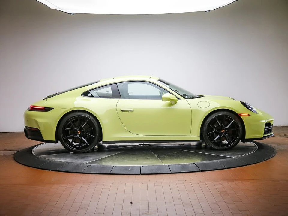 2025 Porsche 992 Carrera - Image 8 of 30