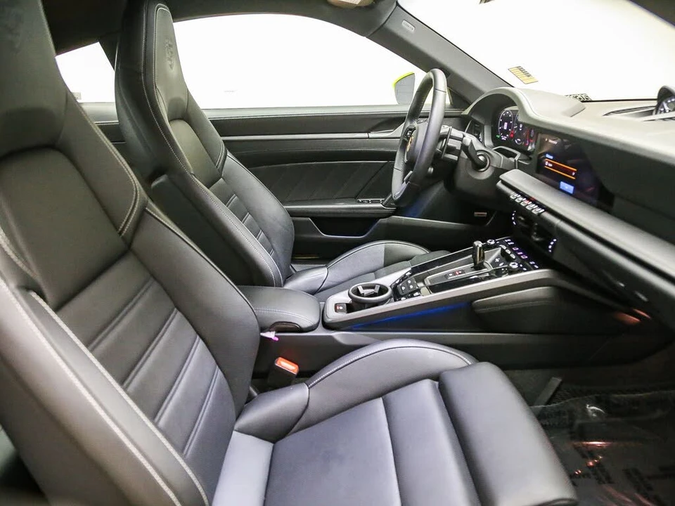2025 Porsche 992 Carrera - Image 20 of 30