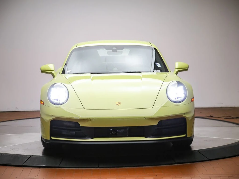 2025 Porsche 992 Carrera - Image 10 of 30