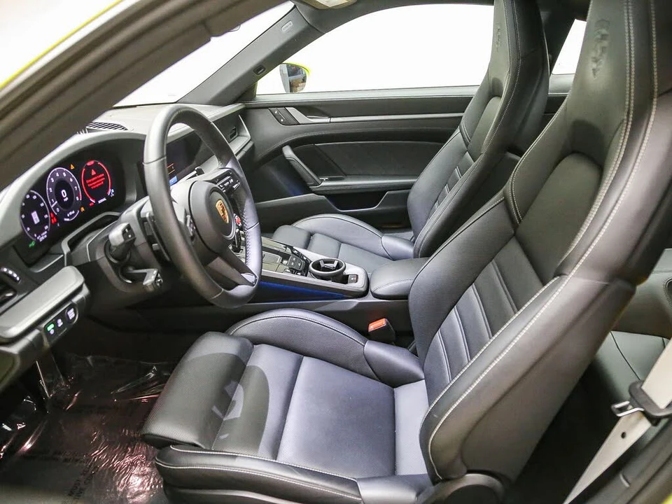 2025 Porsche 992 Carrera - Image 21 of 30