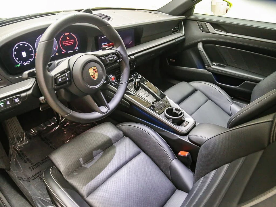 2025 Porsche 992 Carrera - Image 4 of 30