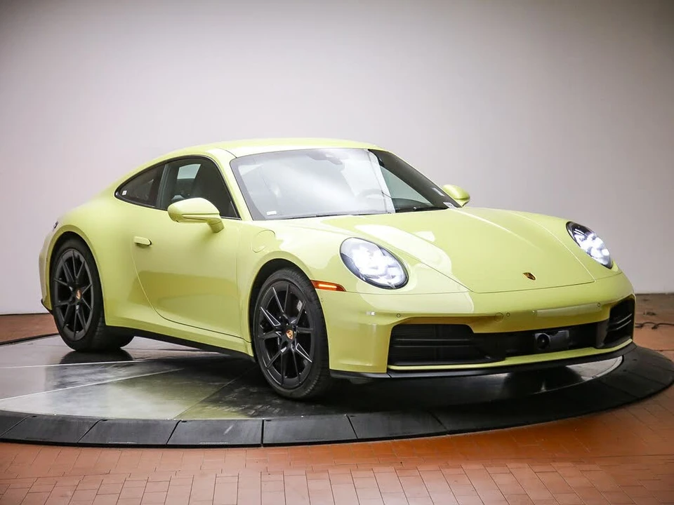 2025 Porsche 992 Carrera - Image 9 of 30