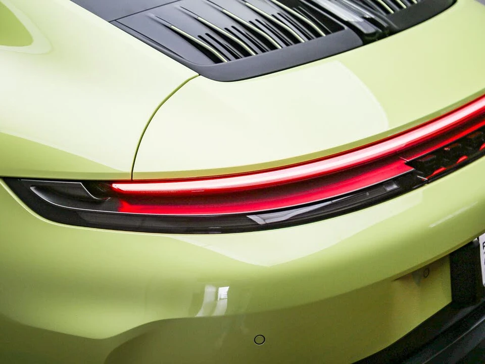 2025 Porsche 992 Carrera - Image 15 of 30