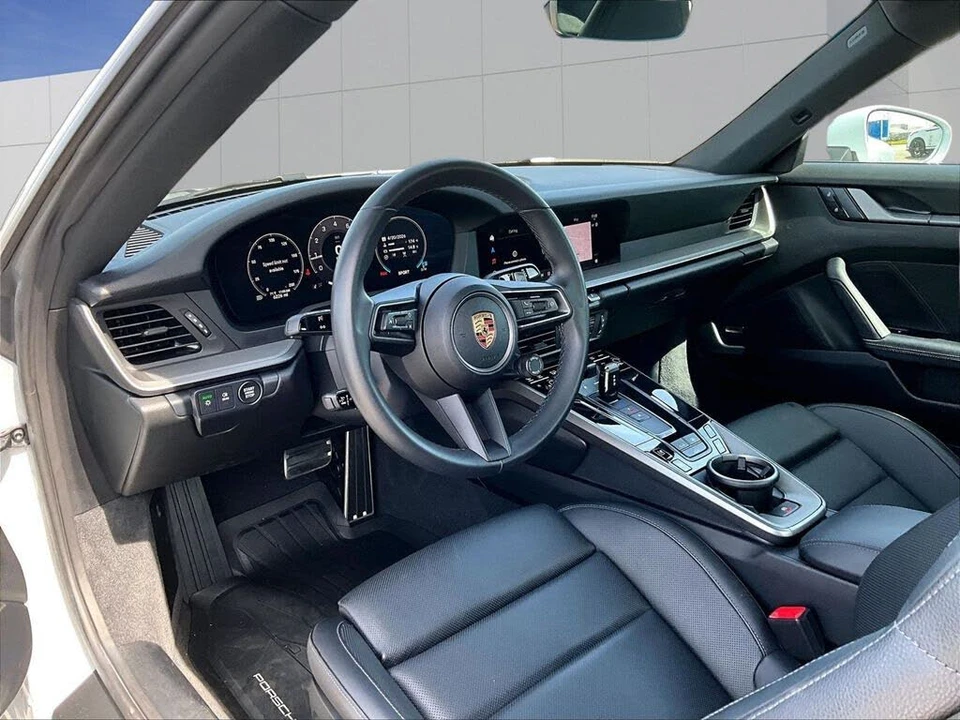 2025 Porsche 992 Carrera - Image 4 of 26