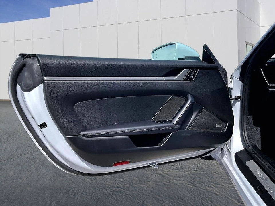 2025 Porsche 992 Carrera - Image 19 of 26