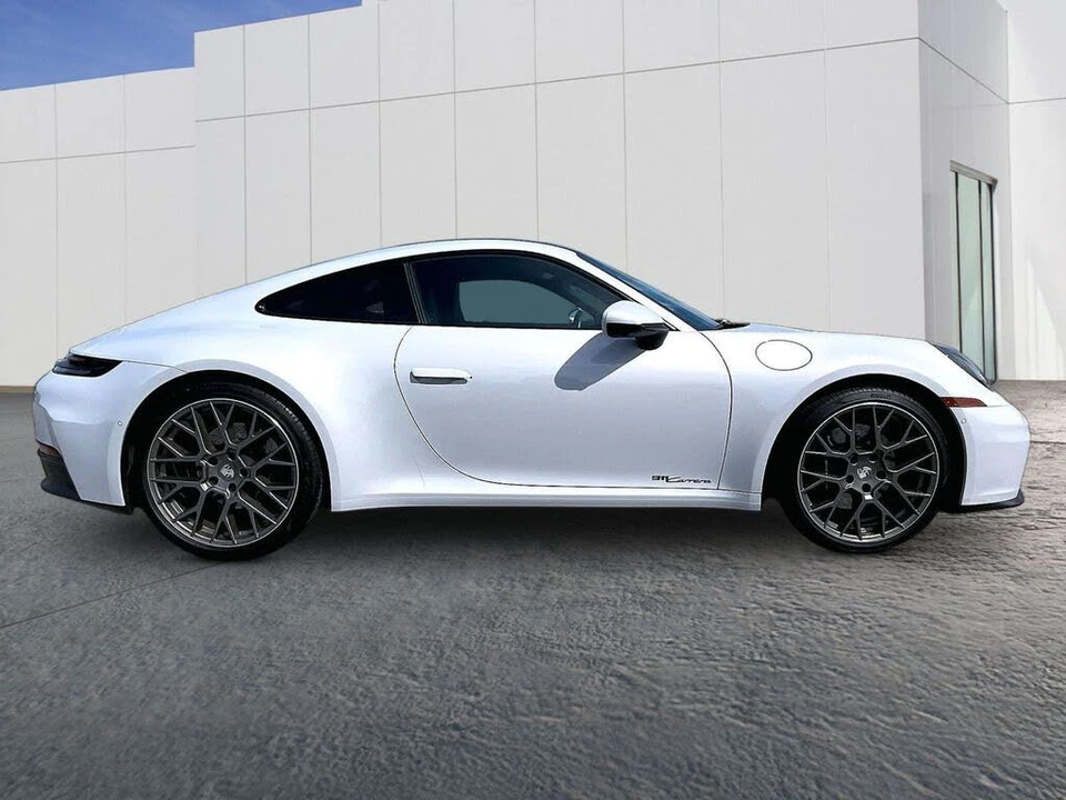 2025 Porsche 992 Carrera - Image 8 of 26