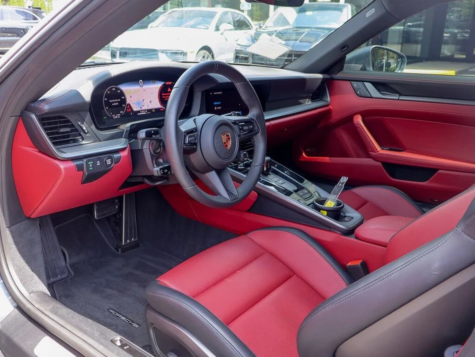 2025 Porsche 992 Carrera - Image 4 of 31