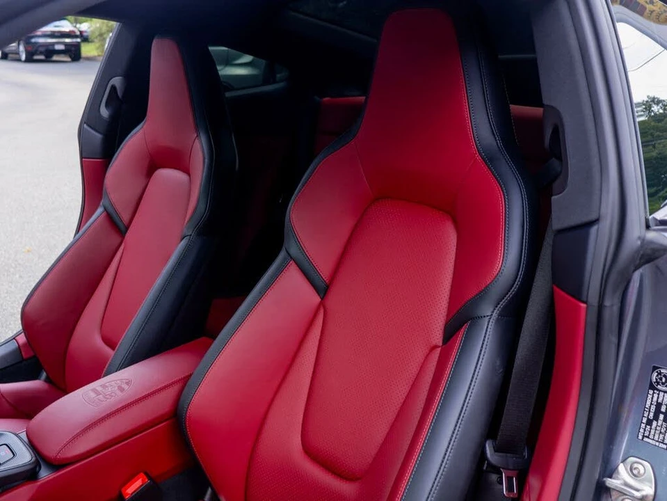 2025 Porsche 992 Carrera - Image 7 of 31