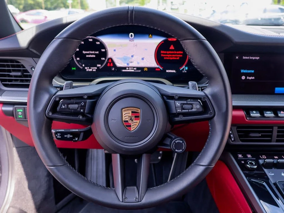 2025 Porsche 992 Carrera - Image 19 of 31